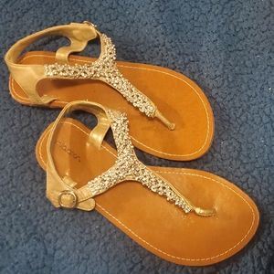Xhiliration Women's 7.5 Thong Sandal with Rhinestone Jewels